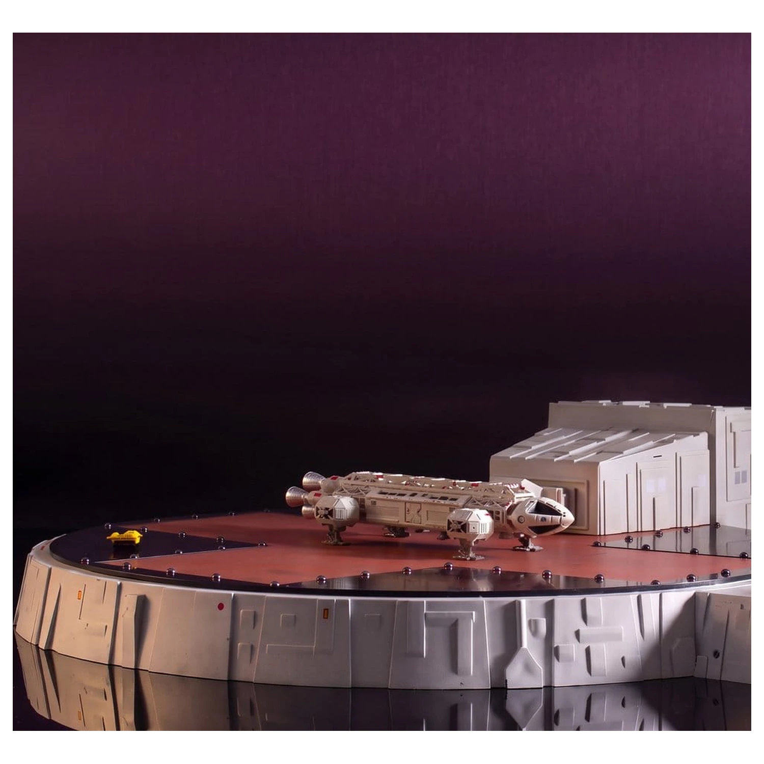 Space 1999 Playset Lądowisko (z Orłem Transportowym) 46 cm zdjęcie produktu