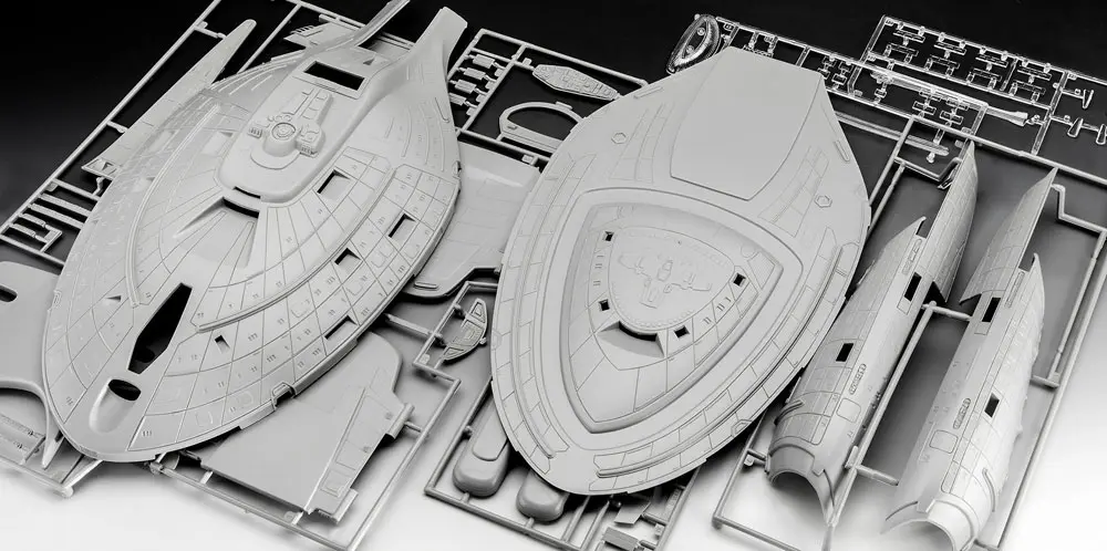 Star Trek Zestaw Modelowy 1/670 U.S.S. Voyager 51 cm zdjęcie produktu