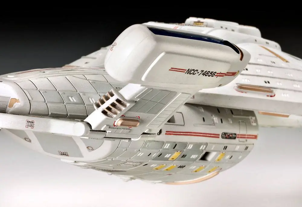 Star Trek Zestaw Modelowy 1/670 U.S.S. Voyager 51 cm zdjęcie produktu