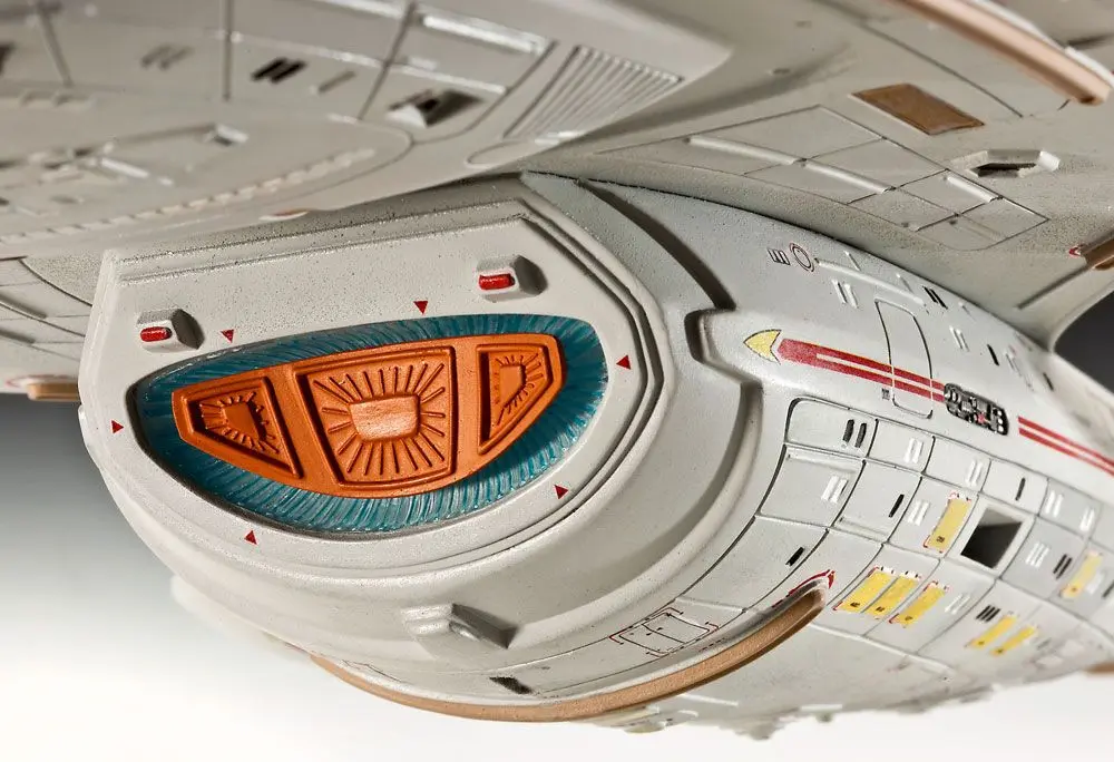 Star Trek Zestaw Modelowy 1/670 U.S.S. Voyager 51 cm zdjęcie produktu