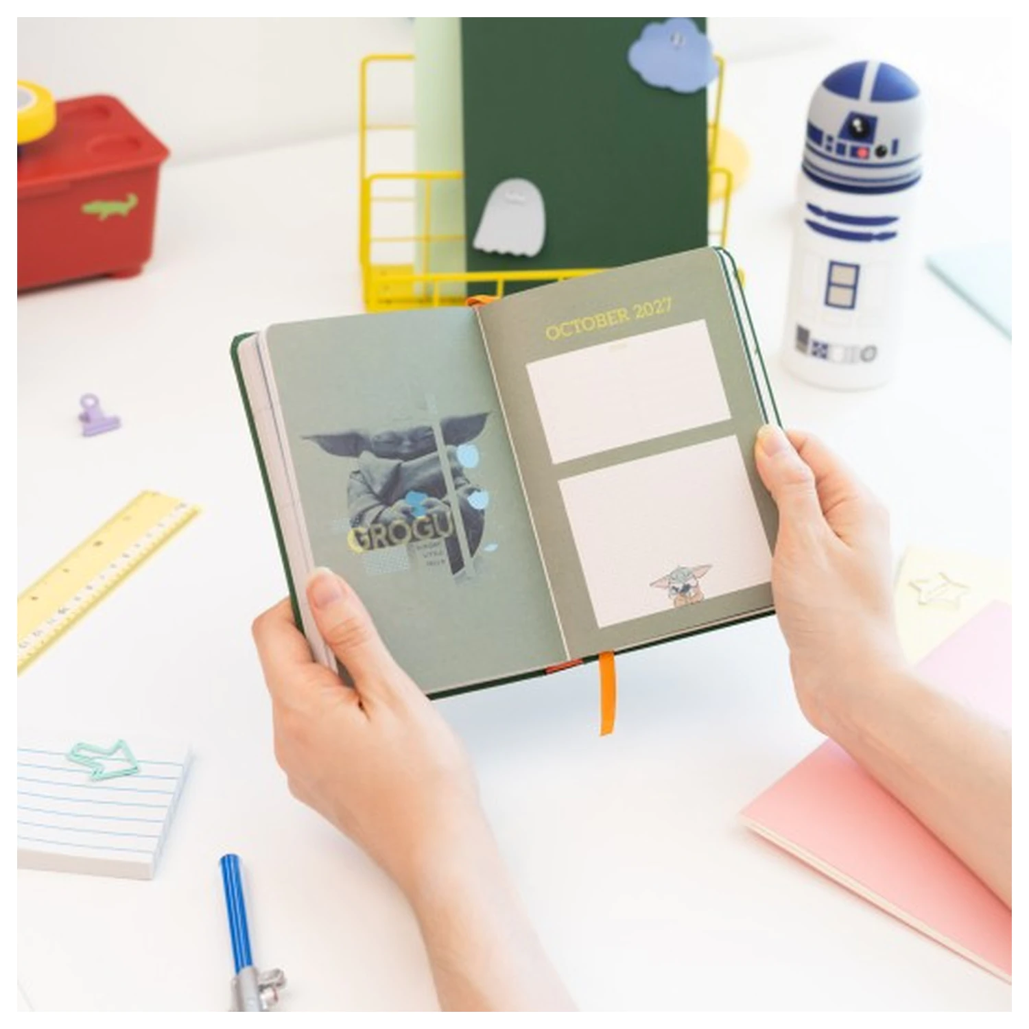 Star Wars: The Mandalorian and Grogu Academic Diary 2026/2027 A6 *wersja angielska* zdjęcie produktu