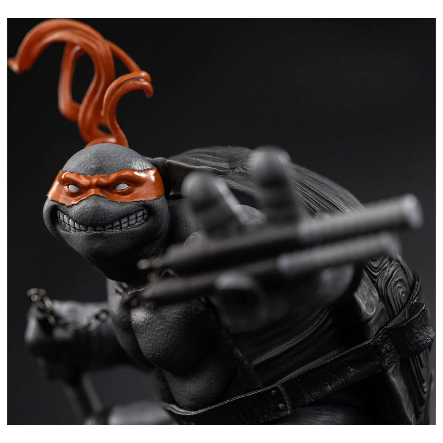 Teenage Mutant Ninja Turtles Art Scale Statue 1/10 Michelangelo Black and White Variant 26 cm zdjęcie produktu