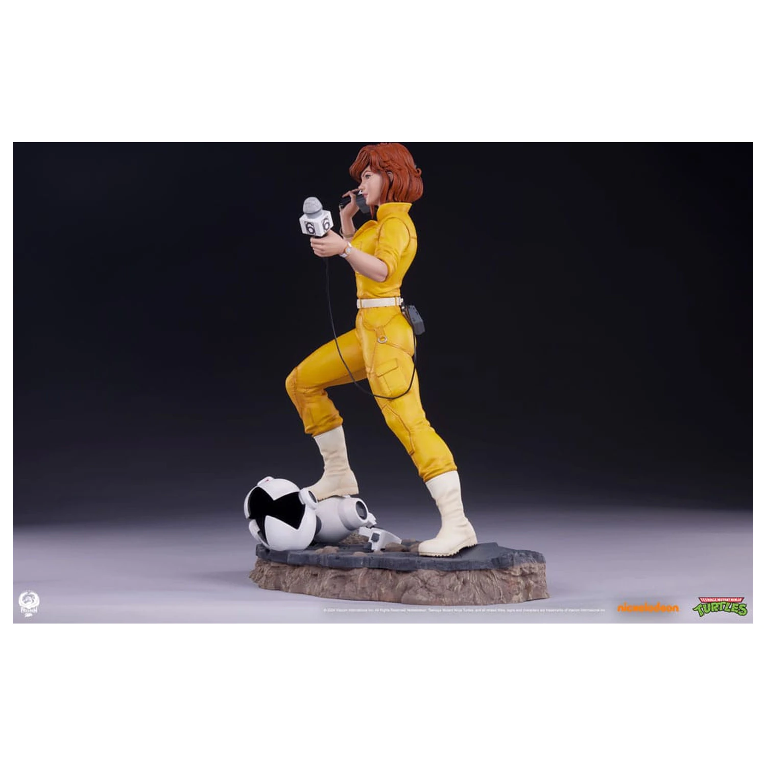Statua Teenage Mutant Ninja Turtles Premier Series 1/4 April O'Neil 46 cm zdjęcie produktu