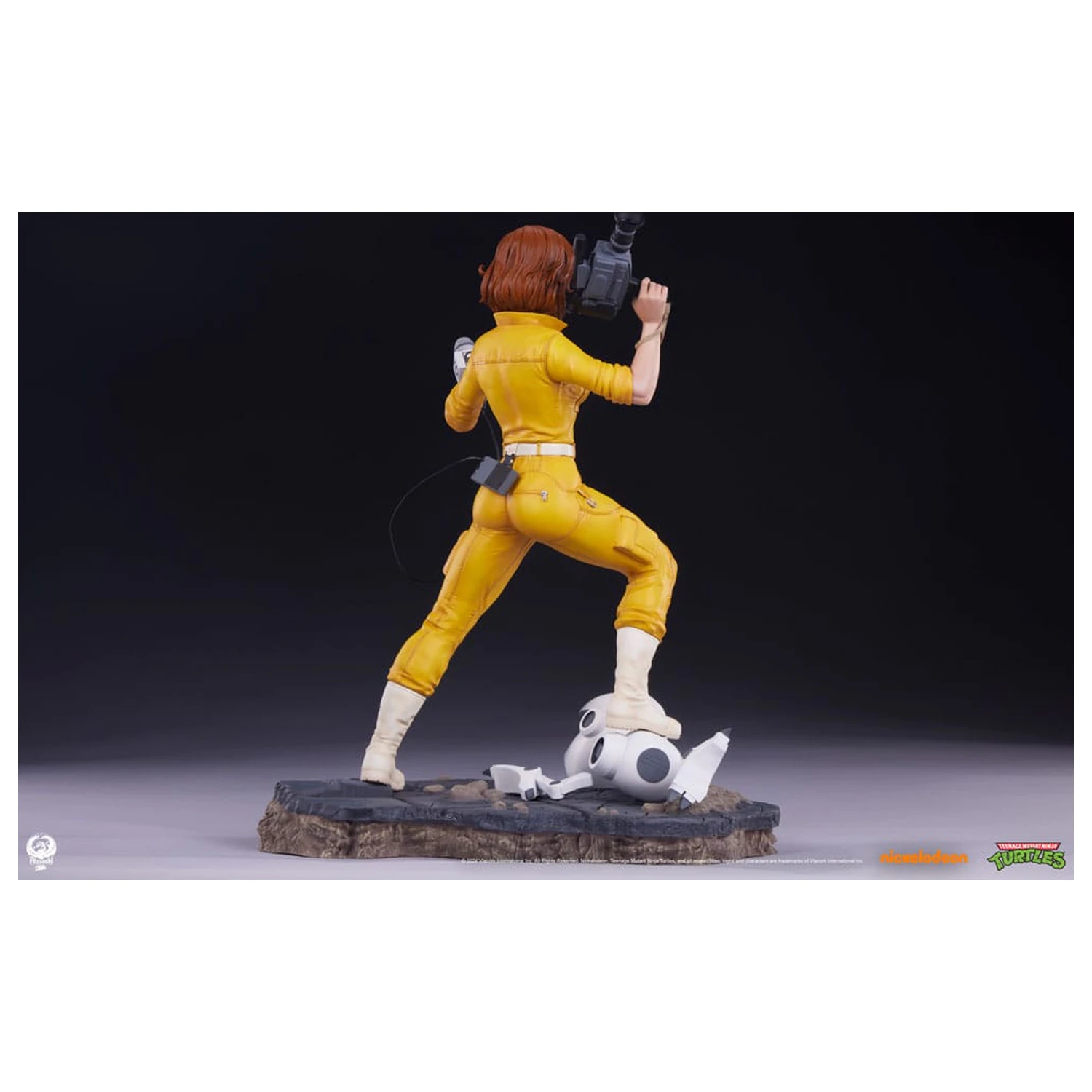 Statua Teenage Mutant Ninja Turtles Premier Series 1/4 April O'Neil 46 cm zdjęcie produktu