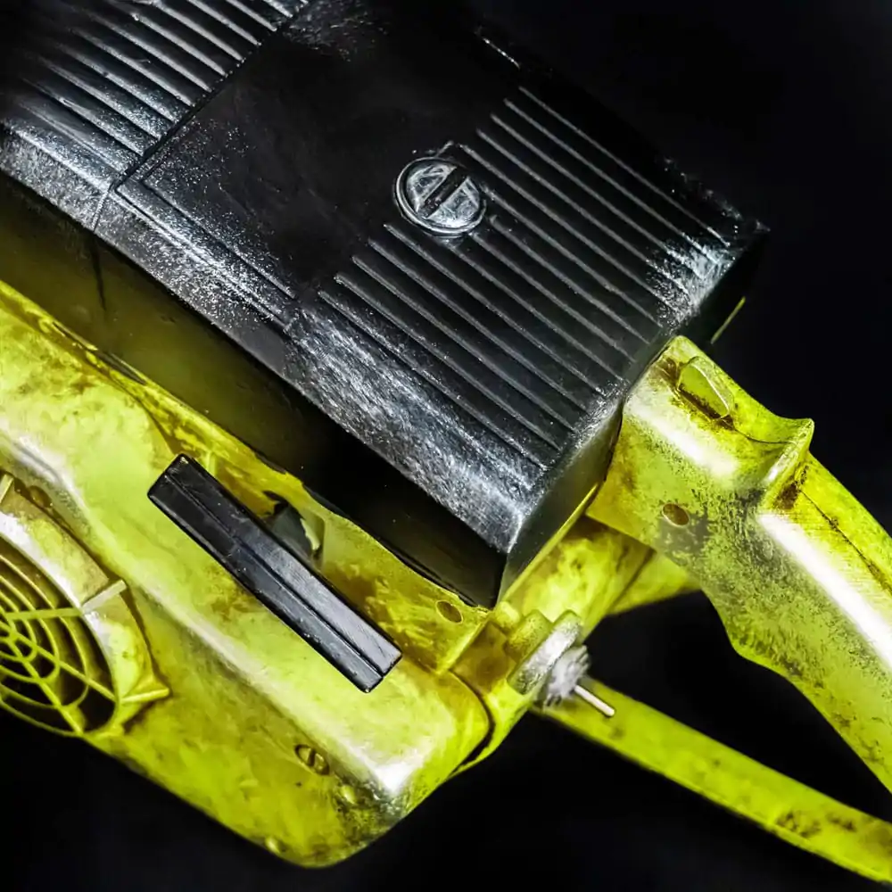 Replika piły łańcuchowej Texas Chainsaw Massacre z dźwiękiem 76 cm zdjęcie produktu