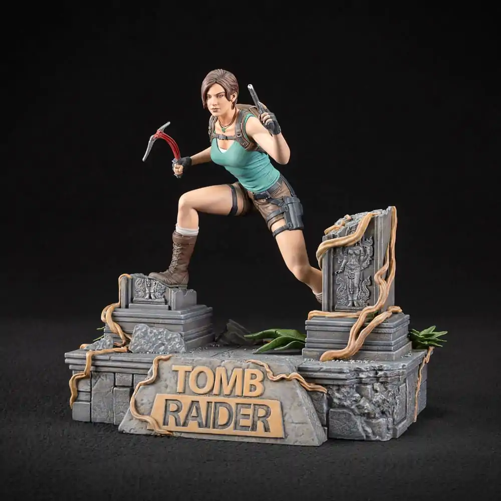 Tomb Raider PVC Statuetka Lara Croft 24 cm zdjęcie produktu