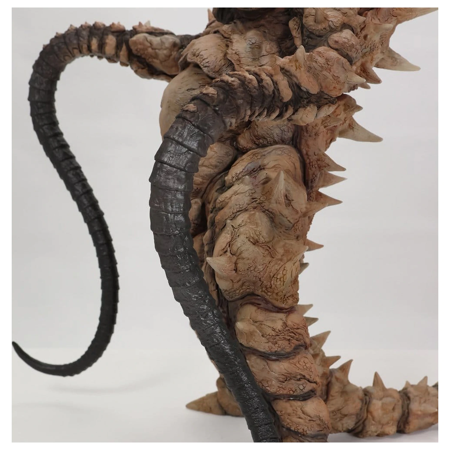 Ultraman Kaiju Remix Series figurka winylowa Gudon 34 cm zdjęcie produktu