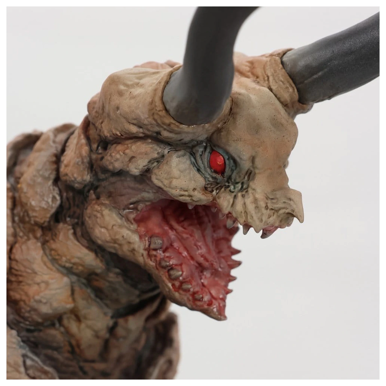 Ultraman Kaiju Remix Series figurka winylowa Gudon 34 cm zdjęcie produktu