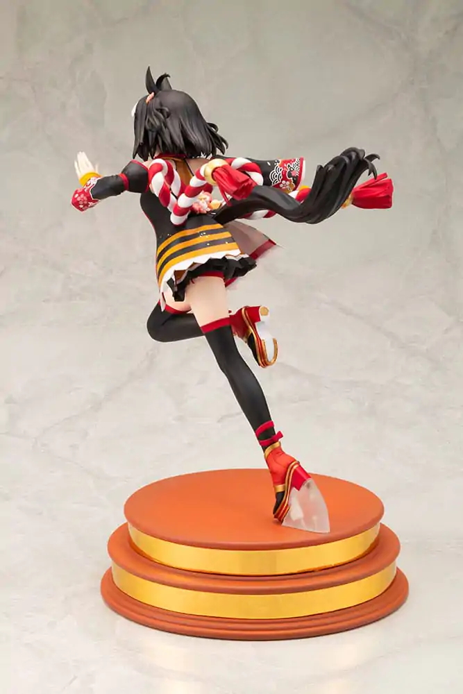 Uma Musume Pretty Derby PVC Statua 1/7 Prześcigając Nadciągające Upały Kitasan Black 30 cm zdjęcie produktu