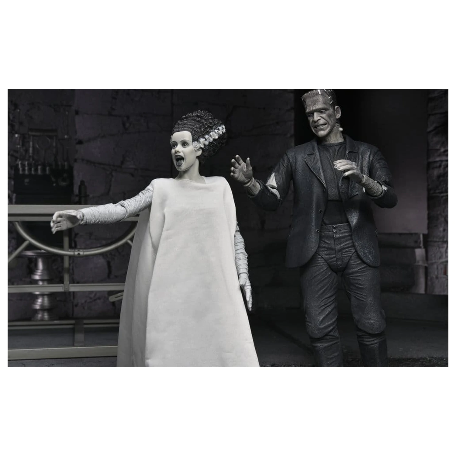 Universal Monsters 2-pak figurek Bride of Frankenstein 90th Anniversary The Monster & His Mate (B&W) 18 cm zdjęcie produktu