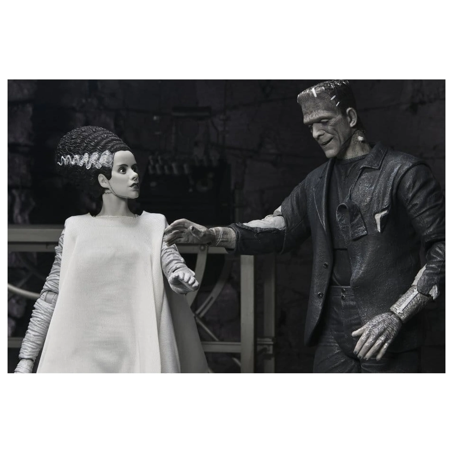 Universal Monsters 2-pak figurek Bride of Frankenstein 90th Anniversary The Monster & His Mate (B&W) 18 cm zdjęcie produktu