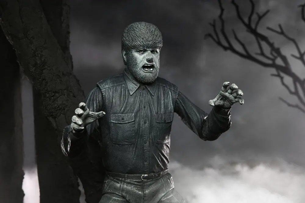 Universal Monsters Figurka Akcji Ultimate The Wolf Man (Black & White) 18 cm zdjęcie produktu