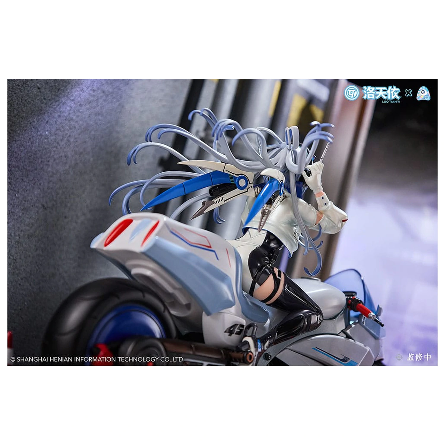 Statua PCV Vsinger 1/7 Vsinger Luo Tianyi Retro-Future Storm Driver Ver. 23 cm zdjęcie produktu