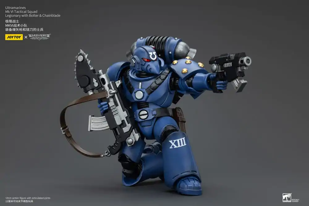 Warhammer The Horus Heresy Figurka Akcji 1/18 Ultramarines MK VI Tactical Squad Legionista z Bolterem i Piłą Łańcuchową 12 cm zdjęcie produktu