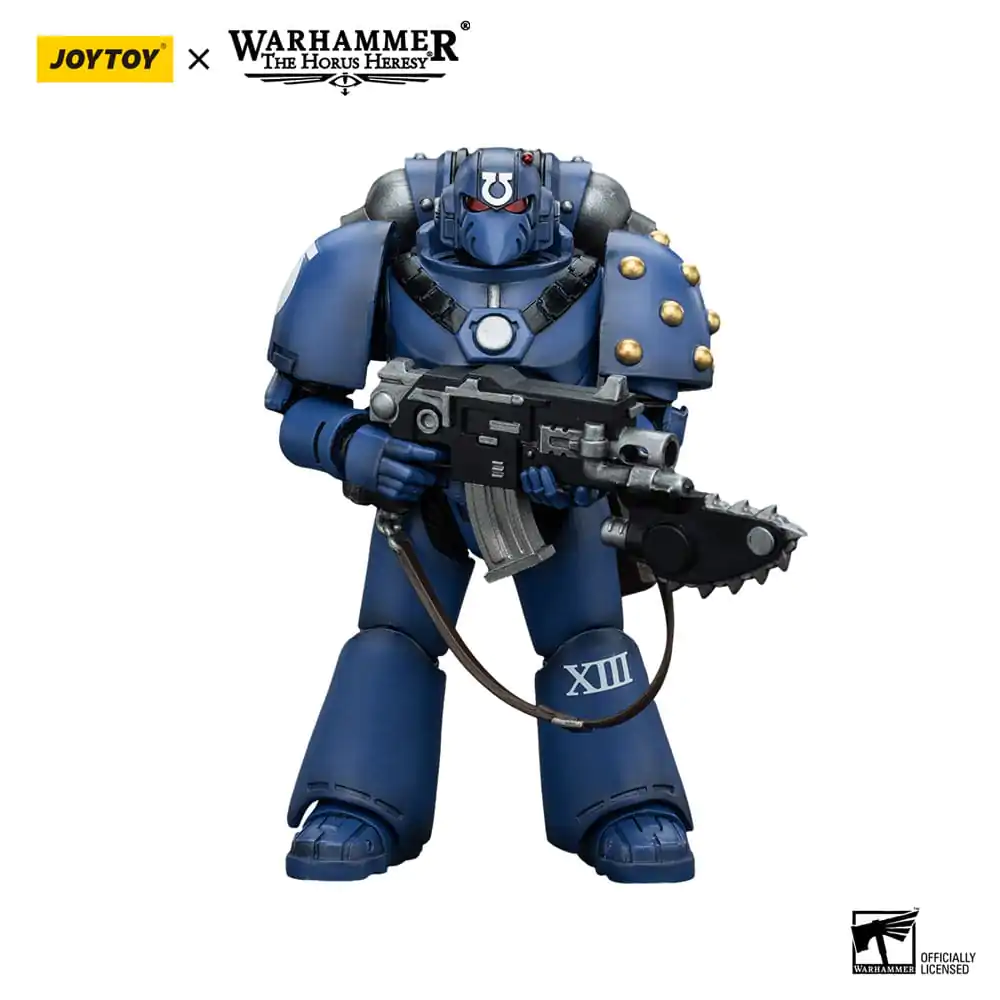 Warhammer The Horus Heresy Figurka Akcji 1/18 Ultramarines MK VI Tactical Squad Legionista z Bolterem i Piłą Łańcuchową 12 cm zdjęcie produktu