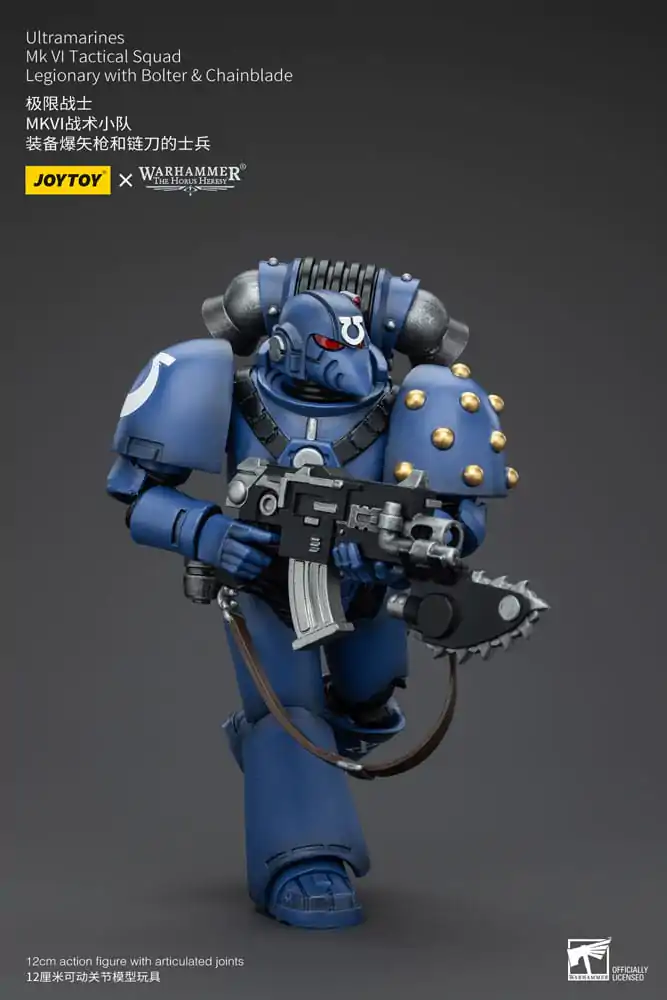 Warhammer The Horus Heresy Figurka Akcji 1/18 Ultramarines MK VI Tactical Squad Legionista z Bolterem i Piłą Łańcuchową 12 cm zdjęcie produktu