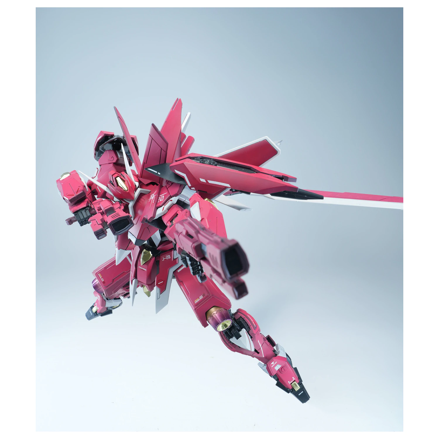 X-PLAY J-20 Cang Wei Crimson Flowing Gold Model Kit 21cm zdjęcie produktu