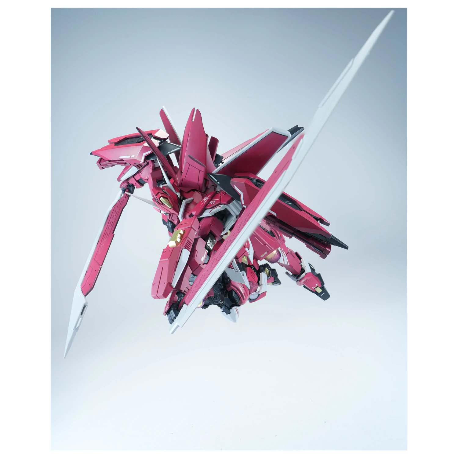 X-PLAY J-20 Cang Wei Crimson Flowing Gold Model Kit 21cm zdjęcie produktu
