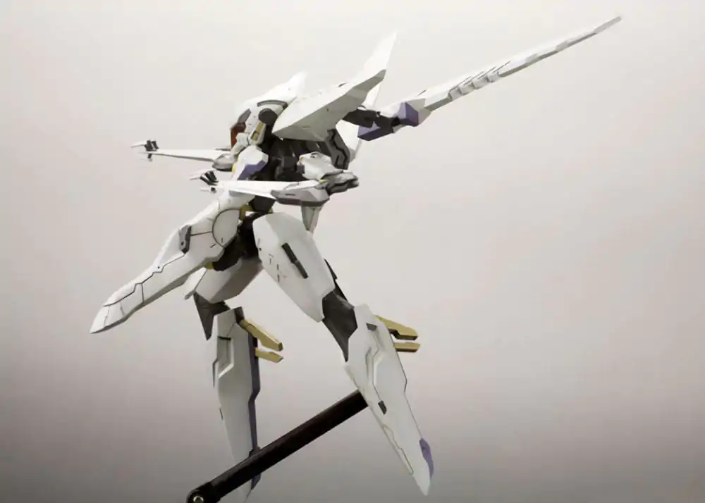 Zone of the Enders The 2nd Runner Plastic Model Kit Vic Viper 18 cm zdjęcie produktu