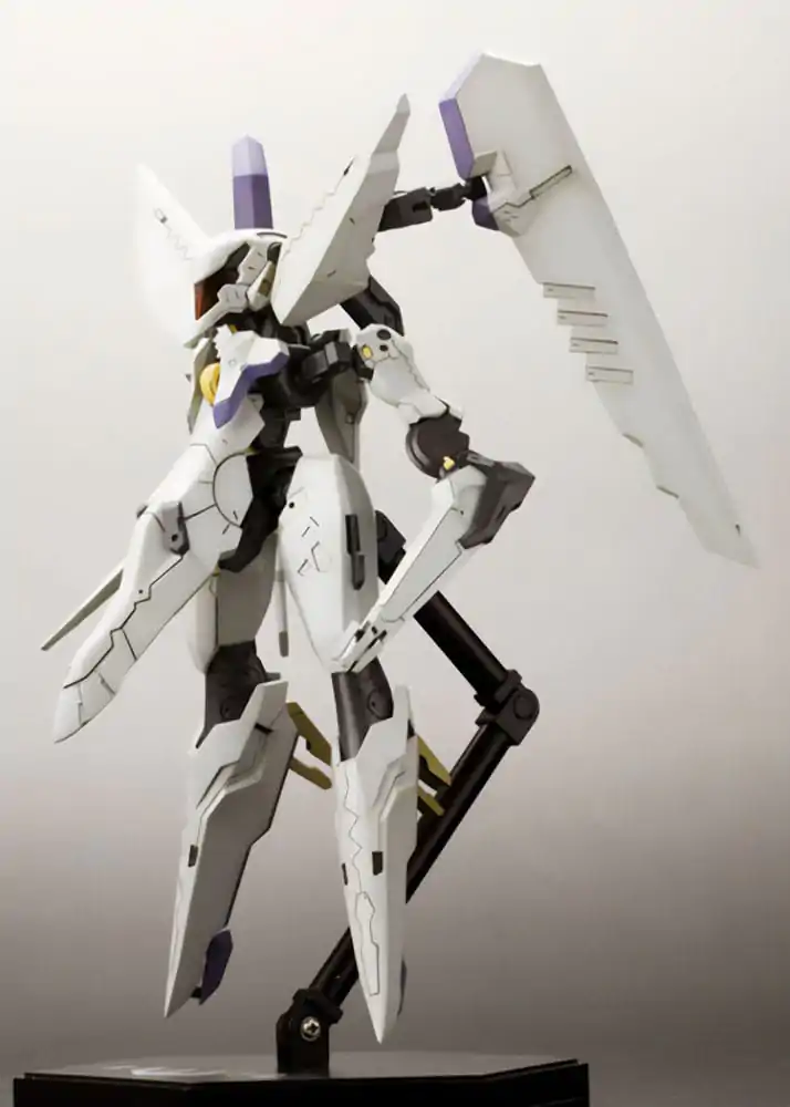 Zone of the Enders The 2nd Runner Plastic Model Kit Vic Viper 18 cm zdjęcie produktu
