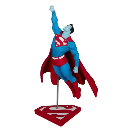 DC Direct Statue 1/10 Superman Red and Blue: Superman autorstwa Gary'ego Franka Edycja Limitowana 26 cm termékfotója